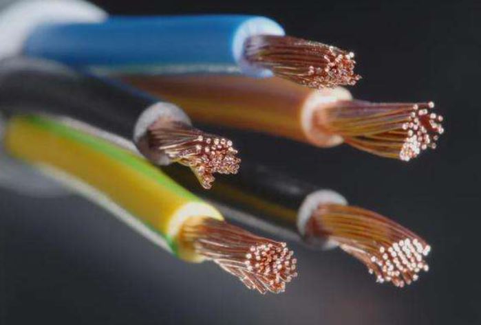 如何避免電線電纜的外皮在冬天斷裂呢？